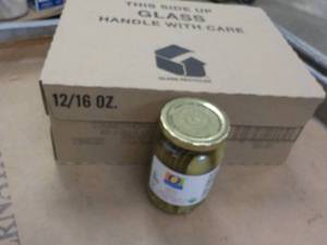 lot 315 image: 12 - 16 oz jars Kosher Sandwich Pickle Slices best date 08092023