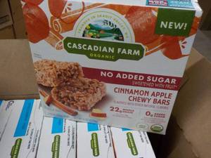 lot 333 image: 12 Bars Cascadian Farm Cinnamon Apple Chewy Bars- past best date