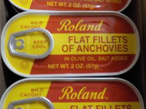lot 346 image: 50 -2 oz Tins Roland Flat Fillets of Anchovies best date 082023