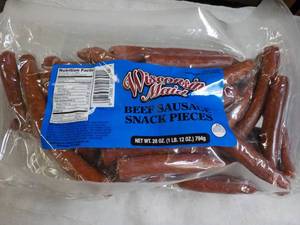 lot 530 image: Wisconsin Maid Beef Sausage Snack Pieces 28 oz bag