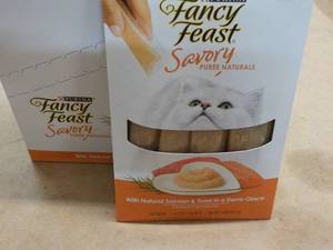 lot 151 image: 15 ct Purina Fancy Feast Savory Cat Treats Natural Salmon and Tuna in a Demi Glaze best date 082023 Retail $3 each