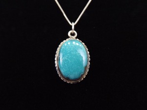.925 Sterling Silver Green Turquoise Cabochon Pendant Necklace
