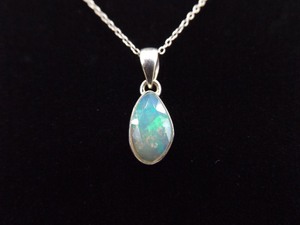 .925 Sterling Silver Faceted Opal Pendant Necklace