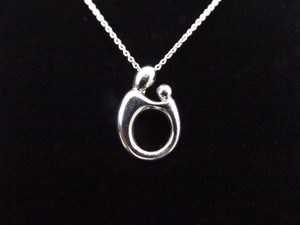 .925 Sterling Silver Mother and Child Pendant Necklace