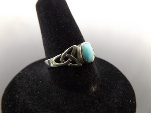 .925 Sterling Silver Turquoise Cabochon Celtic Ring Size 8