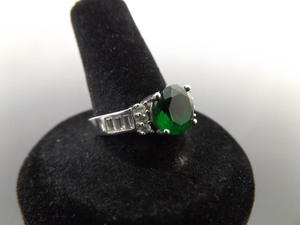 .925 Sterling Silver Emerald Crystal Ring Size 8.5