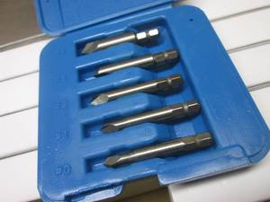 lot 25 image: (RR) 50 5pc Broken Screw Remover Sets - 5 Boxes of 10