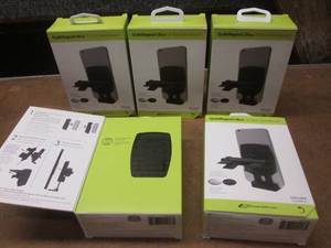 lot 34 image: (MM) 5 QuikMagnet Ultra CD SlotVent Mount Phone Holders
