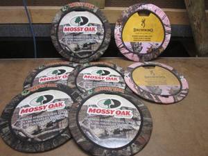 lot 61 image: (NN) 7 Mossy Oak Camo Steering Wheel Covers 5 Green 2 Pink