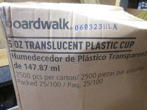 lot 76 image: (JJ) Case 2500 5oz Translucent Plastic Cups 25 Inner Packs of 100