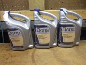 lot 115 image: (LL) 3 Gallons Bona Hardwood Floor Cleaner