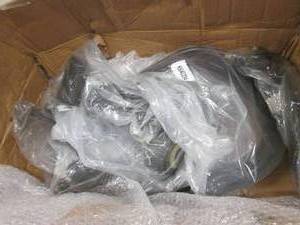 lot 150 image: (PLT1) Box of Assorted Automotive Front End Parts