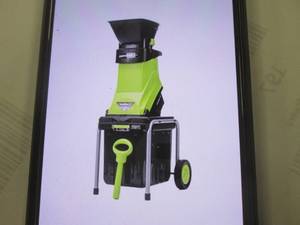 lot 203 image: (PLT5) EarthWise Electric 15 Amp Chipper Shredder Model GS70015