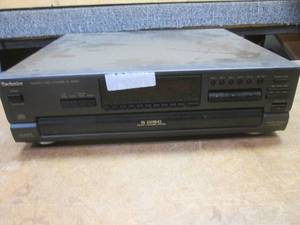 lot 258 image: (II) Technics SL-PD667 Compact Disc Changer - Powers On - Power Cord Not Included