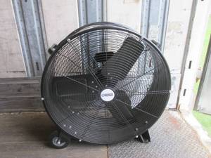 lot 291 image: (TRLR) Central Machinery 24 High-Velocity Shop Fan - Works As It Should