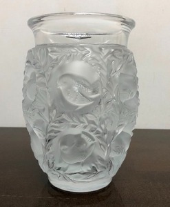 lot 129 image: Large Signed LALIQUE Bagatelle Vase wBirds
