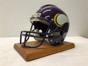 lot 135 image: Vintage 90s Retro MN VIKINGS Helmet Telephone
