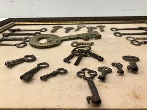 lot 157 image: Wall Display wAntique Skeleton Keys