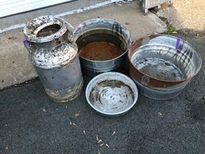 lot 178 image: Group of Outdoor Metal Garden Decor etc