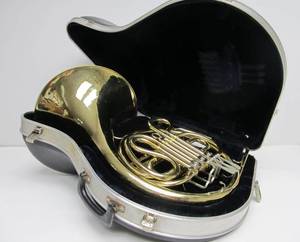 lot 30 image: Very Nice CONN U.S.A. French Horn wCase