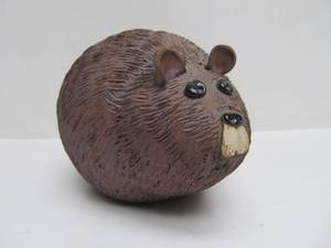 lot 59 image: Signed Vintage 1970s Earthenware Beaver Bank