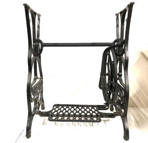 lot 274 image: Nice Antique Cast Iron Oxford Sewing Machine Treadle Base