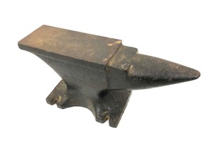 lot 288 image: Small Vintage Iron Anvil