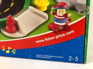 lot 326 image: Brand New Large Fisher Price Little People Discovery Village Playset