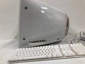 lot 325 image: Retro Apple eMac White Computer 