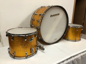 lot 323 image: Vintage LUDWIG Sparkle Gold Drums