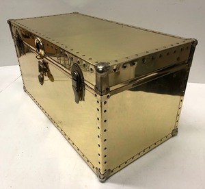 lot 358 image: Very Cool Shiny Gold Trunk