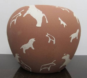 lot 75 image: Vintage HAEGER Hieroglyphics Art Pottery Planter Vase