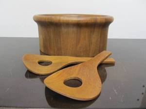 lot 76 image: Mid Century Atapco Siamese Teak Wood Serving Bowl & Utensil Set