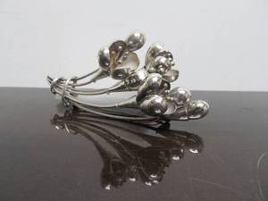 lot 100 image: Large Vintage 1950s Sterling Silver Brooch Pin wBlooming Flowers