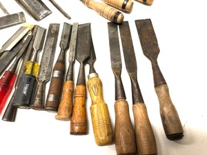 lot 142 image: Large Lot of Good Vintage etc Woodworking Chisels