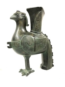 lot 210 image: Antique Chinese Bronzed Ceremonial Bird Vessel