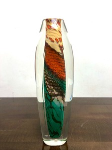 lot 7 image: Large Original Art Glass Vase by Steven Main
