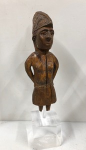 lot 243 image: Early Antique Yoruba Ibeji Figure