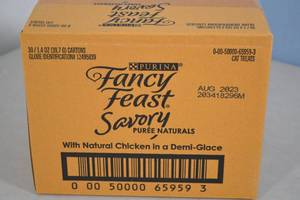 Case of Purina Fancy Feast Savory Puree Naturals Cat Treats Best By Aug 2023