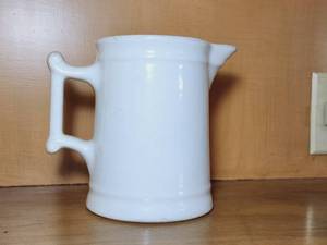 lot 8 image: Vintage Bailey Walker Vitrified China Pitcher