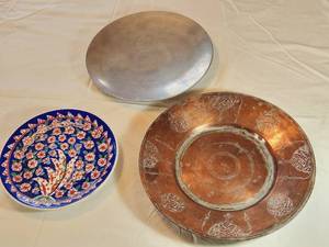 lot 16 image: 3 Vintage Handmade Turkish Plates