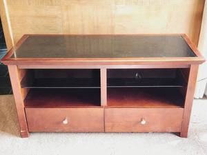 lot 59 image: Glass Top TV Table