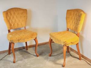 lot 43 image: Vintage Upholstered Side Chairs