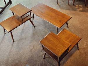 lot 122 image: Vintage Coffee and Pair of End Tables