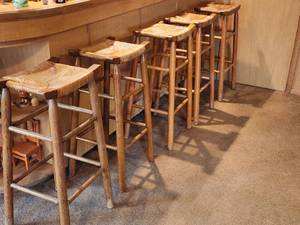 lot 115 image: 5 Vintage Bar Stools