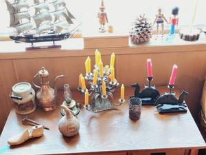 lot 132 image: Vintage Decor