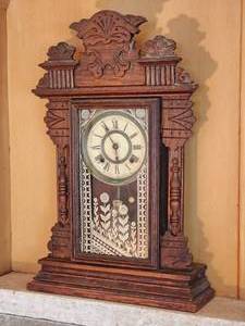 lot 131 image: Antique Mantle Clock