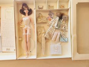 lot 173 image: NIB Vintage Continental Holiday Gift Set Barbie Doll