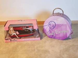 lot 182 image: NIB Vintage Bratz Doll