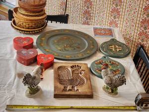 lot 155 image: Vintage Decor 2